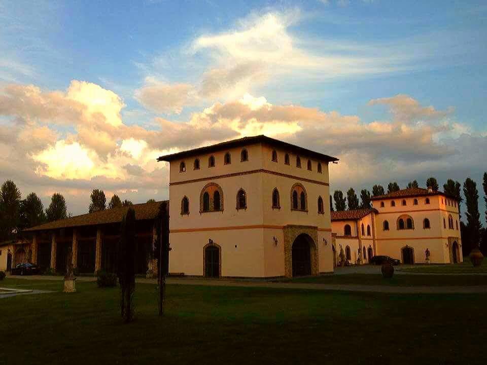 Tenuta Il Tenchio Hotell Lacchiarella Eksteriør bilde
