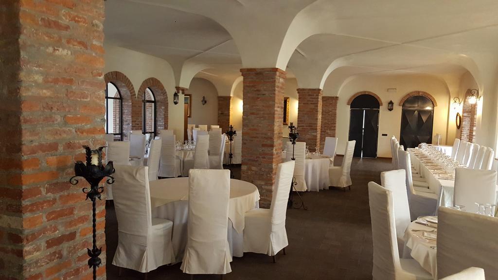 Tenuta Il Tenchio Hotell Lacchiarella Eksteriør bilde