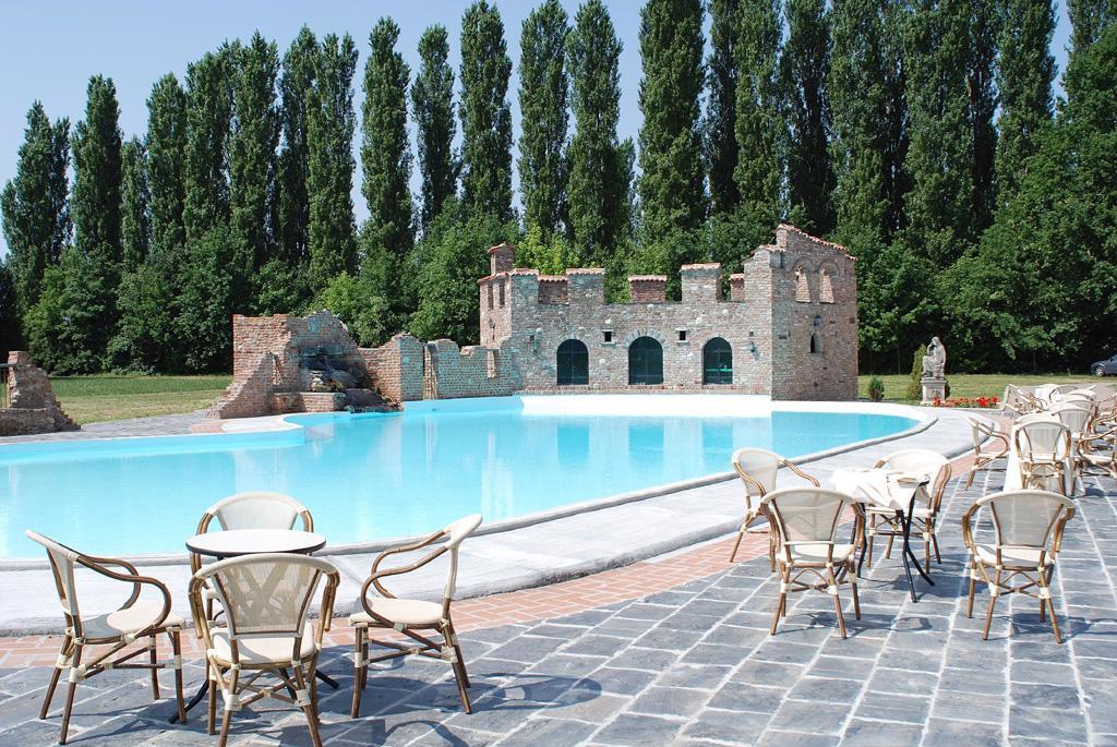 Tenuta Il Tenchio Hotell Lacchiarella Eksteriør bilde