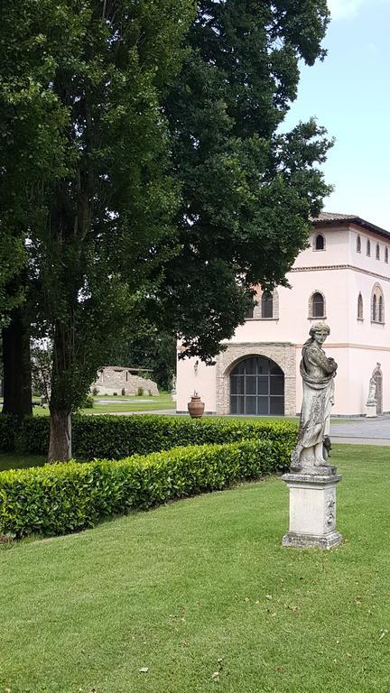 Tenuta Il Tenchio Hotell Lacchiarella Eksteriør bilde
