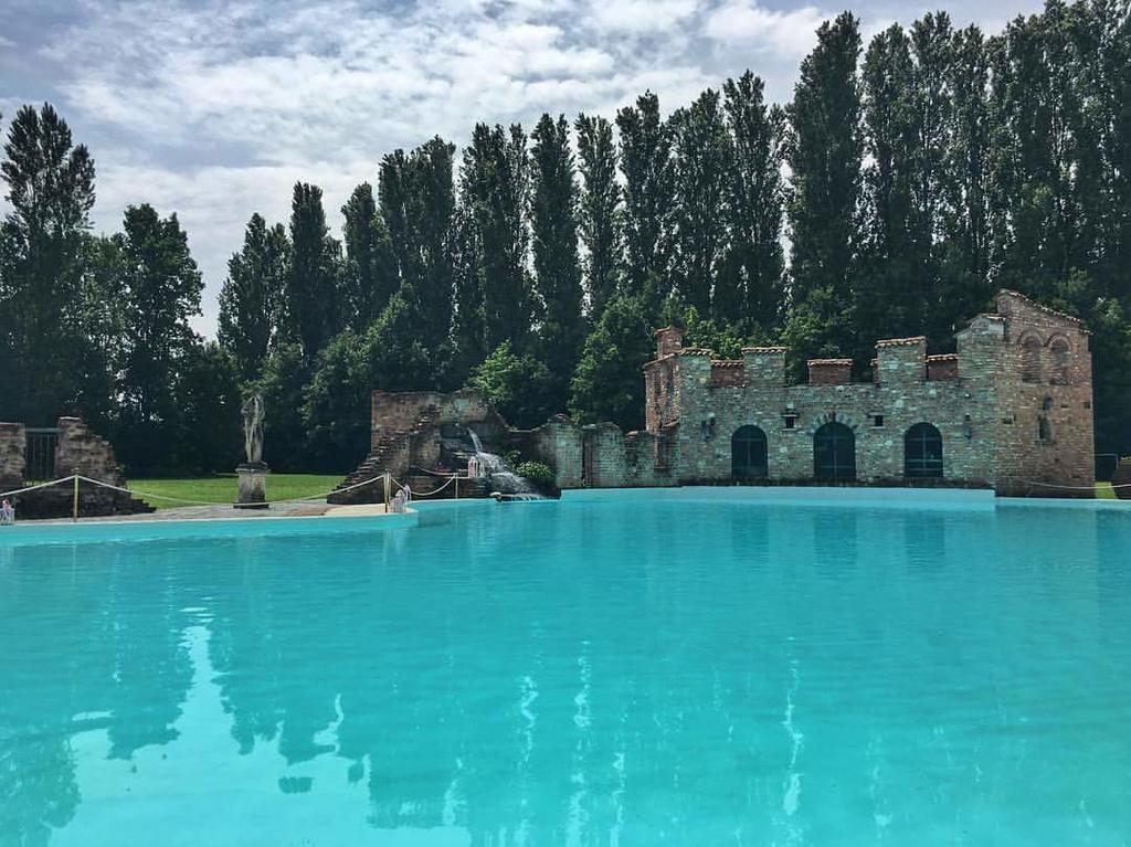Tenuta Il Tenchio Hotell Lacchiarella Eksteriør bilde